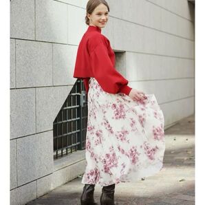 And couture フェードフラワーフレアスカート