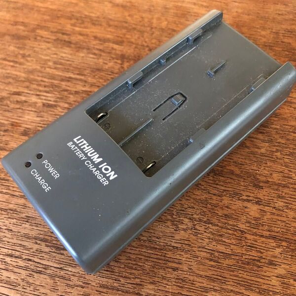 SATO バッテリー充電器 PT/MB200-CHG
