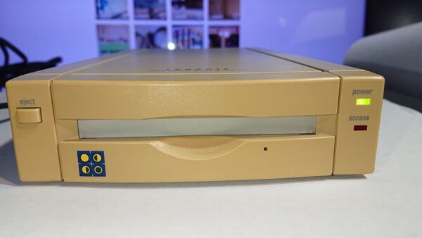 MOディスクドライブ SCSI接続 LUNARIS 230MB ジャンク品です。取説、ブランクメディア10枚付!(128MB)
