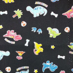 *407*手書き風 恐竜柄の布地 はぎれ