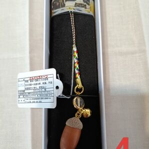 4月誕生石付ドングリストラップ