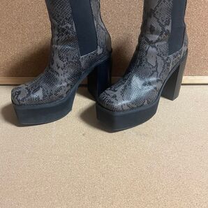 【EMODA】パイソン柄 厚底ショートブーツ Mサイズ