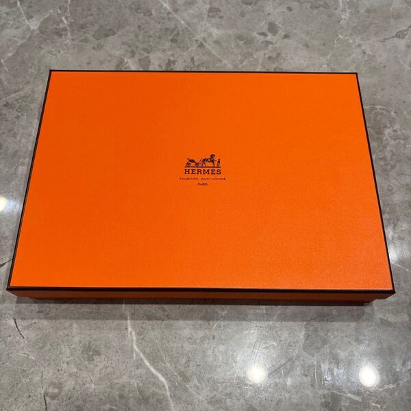 HERMES エルメス 空箱 空き箱 BOX オレンジ 20cm x 28.5cm x 4cm