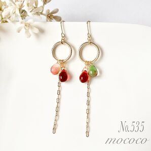 ティアドロップ&揺れるチェーンピアスC〈インディアンピンク×グリーンレッドグラデーション〉No.535