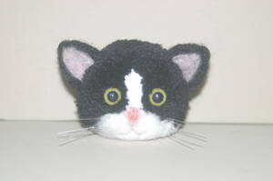 動物 ポンポン ハンドメイド 猫 ハチワレ 毛糸 はちわれ 黒、白 ぬいぐるみ　約5cm 羊毛フェルト