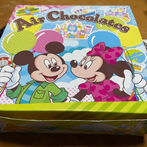 ディズニーのお菓子の食べた後の箱です