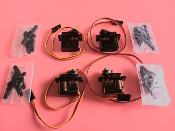 超小型 サーボ モーター 金属歯車 Servo motor 4個