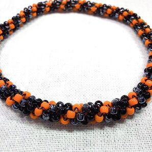 ★ハロウィンカラー(オレンジ)のビーズブレスレット ハンドメイド