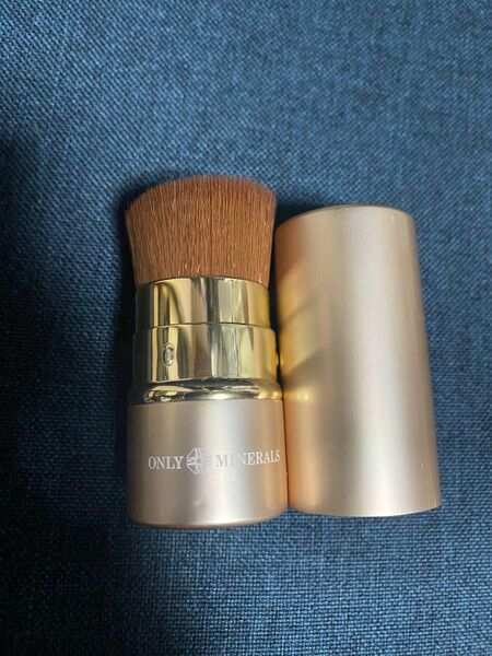 ONLY MINERALS オンリーミネラル ファンデーションブラシ ゴールド