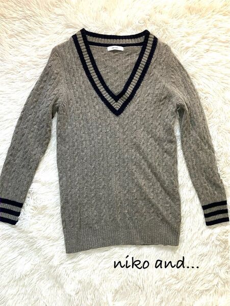 niko and... vネックニット F