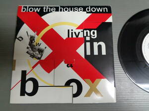 LIVING IN A BOX/BLOW THE HOUSE DOWN★シングル