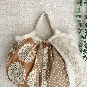 カフェオレ系北欧調パッチワーク風&ドイリー*ミニグラニーバッグDカン付*ハンドメイド*