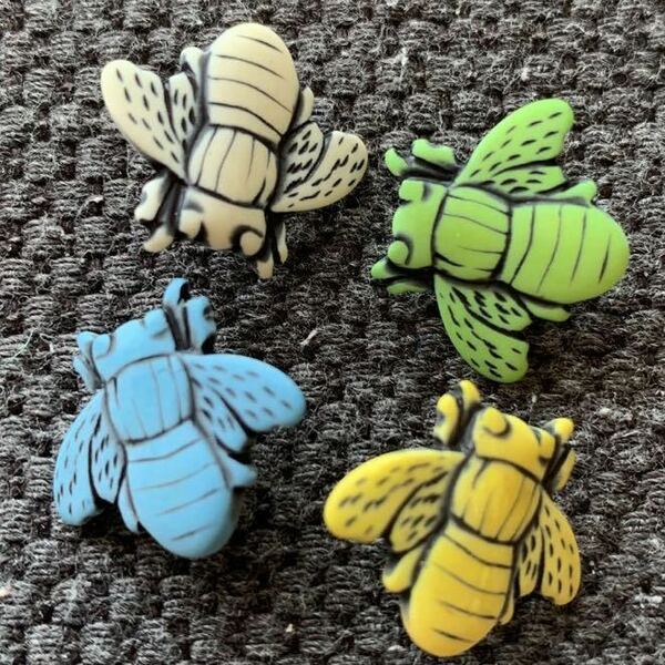 4個セット 個性的 手作り ボタン ハンドメイド コレクター コレクション シュール 昆虫 キモカワ 男の子 ロックパンク 蜜蜂 アクセサリー