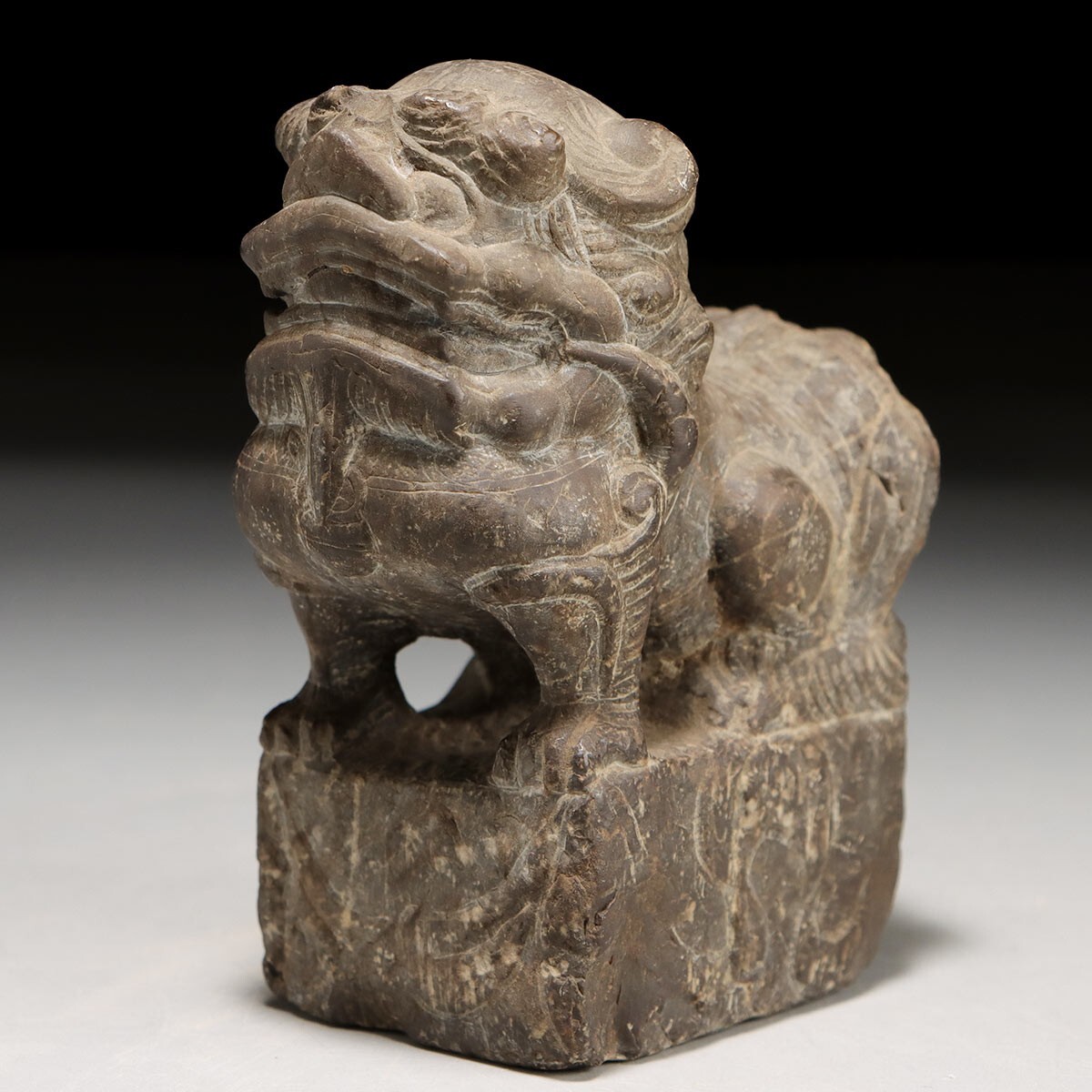 置物 獅子 縁起物 石 素材不明 骨董品 蔵出し 中国 神 翡翠 青