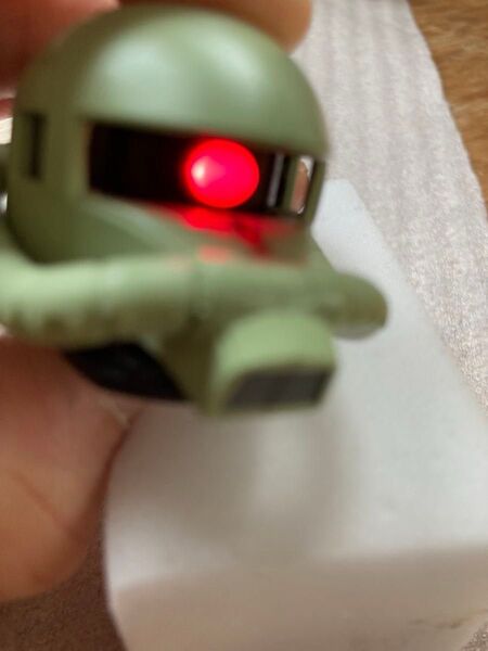 ガンダム 量産型ザクヘッド 光るキーボールチェーン