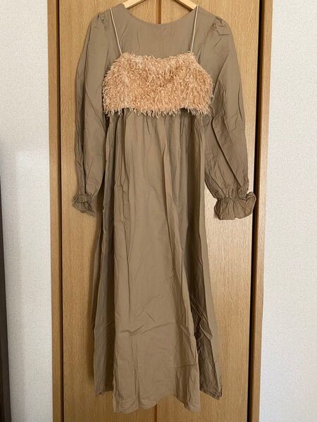【美品】w closet フェザーベストギャザーワンピース フリーサイズ ワンピース 長袖