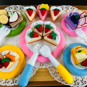 手作り フェルトケーキ 15個 フェルトお皿 フェルトフォーク 9点 ミニケーキ フルーツケーキ ままごと ハンドメイド