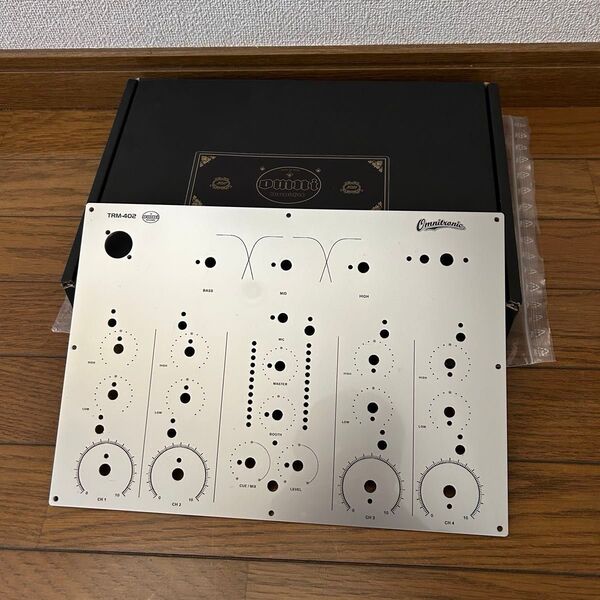 《希少品》 TRM402 Facepanel シルバー