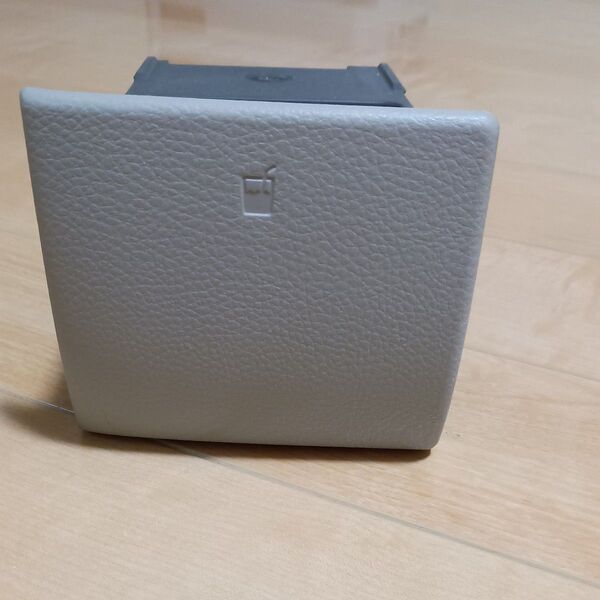 R2年スズキラパンH33S用 純正部品助手席ドリンクホルダー