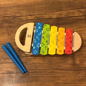 にじいろシロフォン ニトリ ベビー おもちゃ 楽器 ハペ Hape