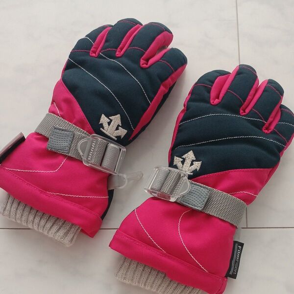 DESCENTE☆キッズ☆手袋☆雪遊び☆スキースノボースケートに☆買い換えに