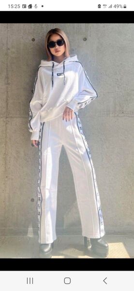 GYDA×DCコラボサイドラインスウェットパンツ ホワイト定価10990円