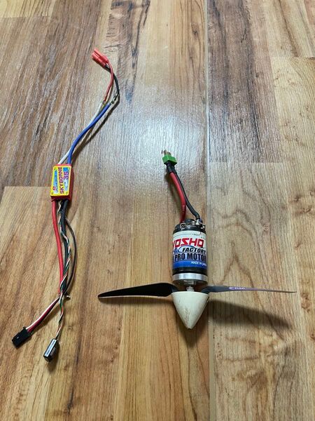 送料込み ブラシモーターとアンプ 載せる予定機体とっくに売れて不要なのでお売りしますね