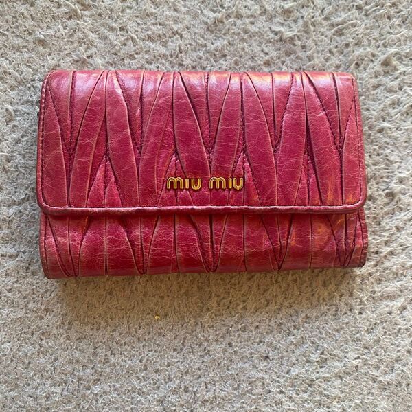 ミュウミュウ レザー miumiu 財布