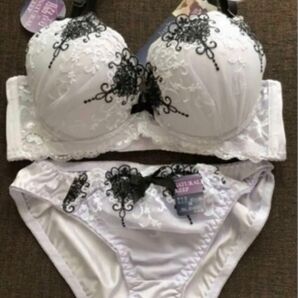 ブラ&ショーツセット C75