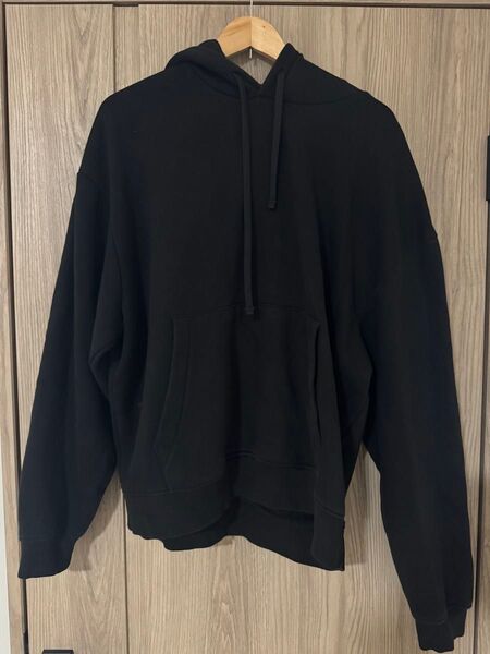 先着順 ZARA パーカー