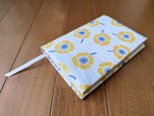 春のお花柄♪ 文庫本ブックカバー ハンドメイド