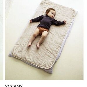 3COINS あったか敷きパッド