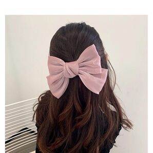 【新品】高品質 大きなリボンバレッタ ヘアクリップ ピンク 上品 大きい 大きめ 光沢感 ツヤ感
