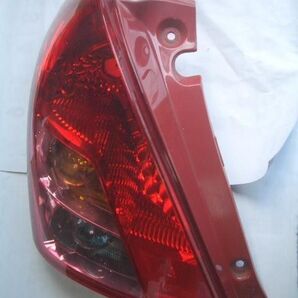 スイフト ZC11S 左テールレンズ