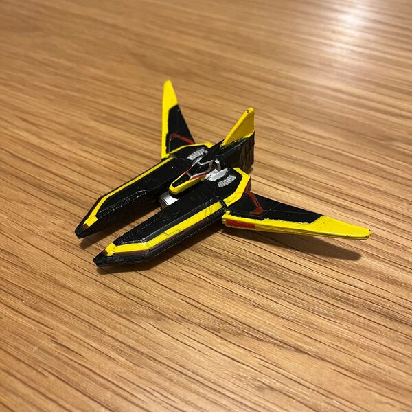 バンダイ ウルトラマンティガ DX GUTSビークル ガッツウイング2号 バンダイ 当時物 ウルトラマン 戦闘機