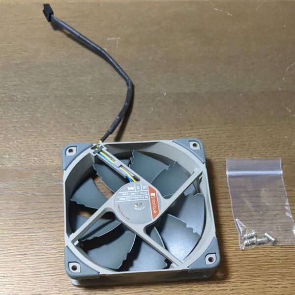 ケースファン noctua NF-P12(639)