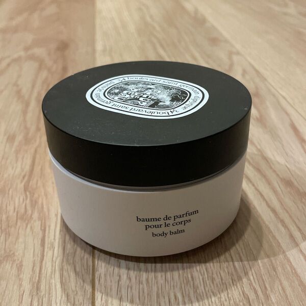diptyque ボディーバーム 1/2くらい