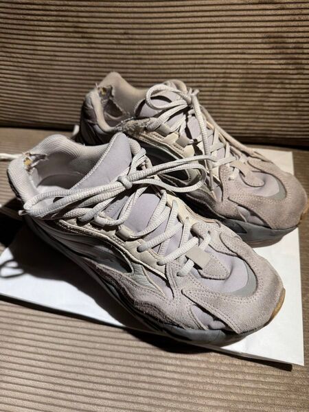 adidas YeezyBoost700v2 箱付き