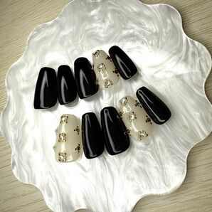 ネイルチップ 黒ビジューネイル