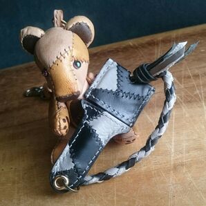 栃木レザー手縫いキーカバー