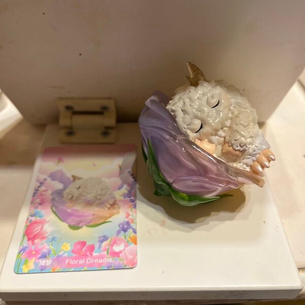 MONSTER FLUFFY Floral Dreams