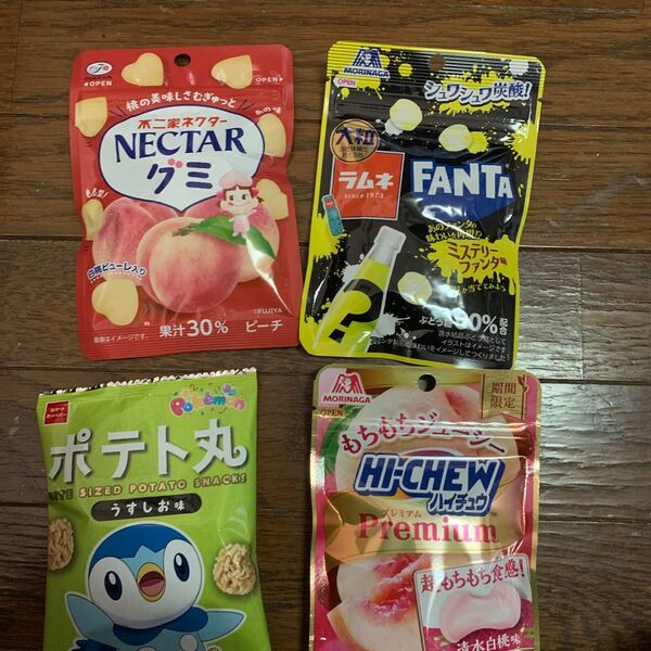 お菓子4点セットです。