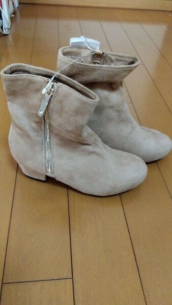 新品 キッズローヒールブーツ19cm4378円→2899円