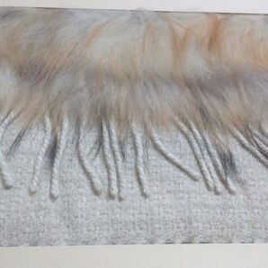 ◆【カシミヤ・マフラー】① 《カシミヤ100%, 毛皮部分/フォックス》 ●お色/淡いベージュ系。 百貨店にて。