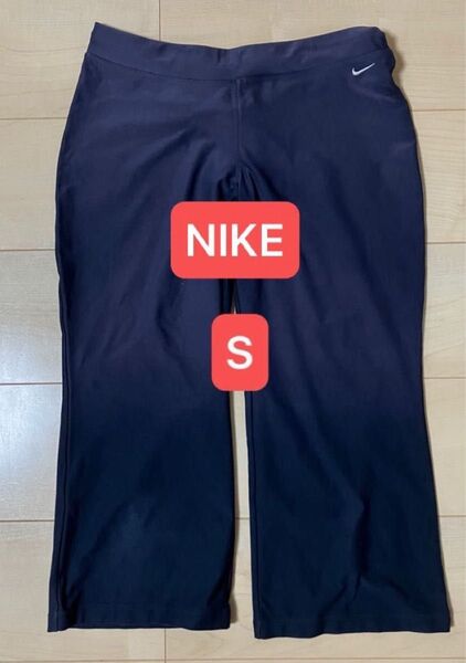 NIKE レディース ストレッチハーフパンツ ネイビー ヨガ S