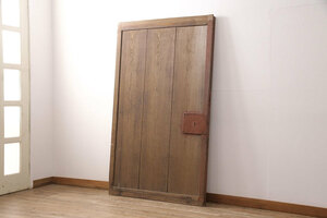 R-050867　和製アンティーク　杉材　シンプルなつくりが取り入れやすい、明治大正期の古い蔵戸(引き戸、玄関戸、建具)(R-050867)