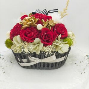 【お値下げ】真紅のバラとゴールドアジサイ カゴアレンジ ブリザーブドフラワー 7.2.12