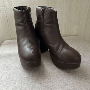 脚長効果スタイルアップレディース厚底ヒール ショートブーツ