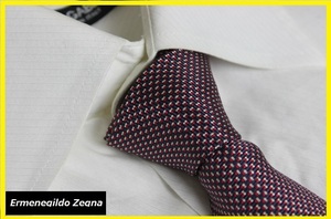 【送料無料】新品エルメネジルド・ゼニア（Ermenegildo Zegna)　100％シルクマイクロデザイン柄ネクタイ　タイ（レッド：紺×赤・銀）NO.37