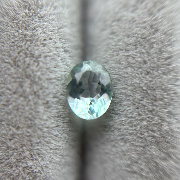 値下げ!ミントグリーンコーネルピン 0.20ct 4.2×3.3mm オーバル ルース